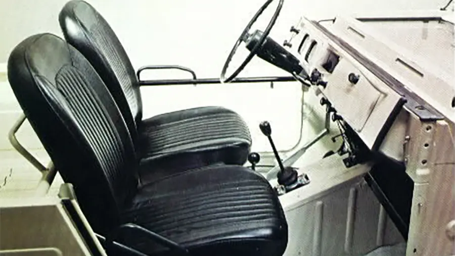 1972-suzuki-lj20-4wd-interior-car-back-catalogue-1